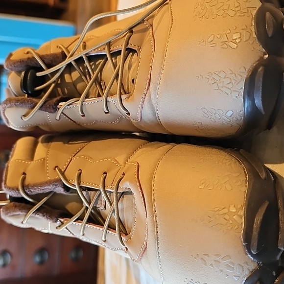 💖 HIKE FOOTWEAR TAN & BROWN Hiking Boots  (💲price reduced!) 💖 NWT - Picture 7 of 13
